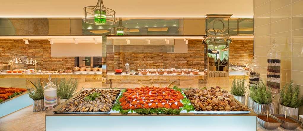 더 린 호텔 타이중 레스토랑 사진 Seafood at the buffet