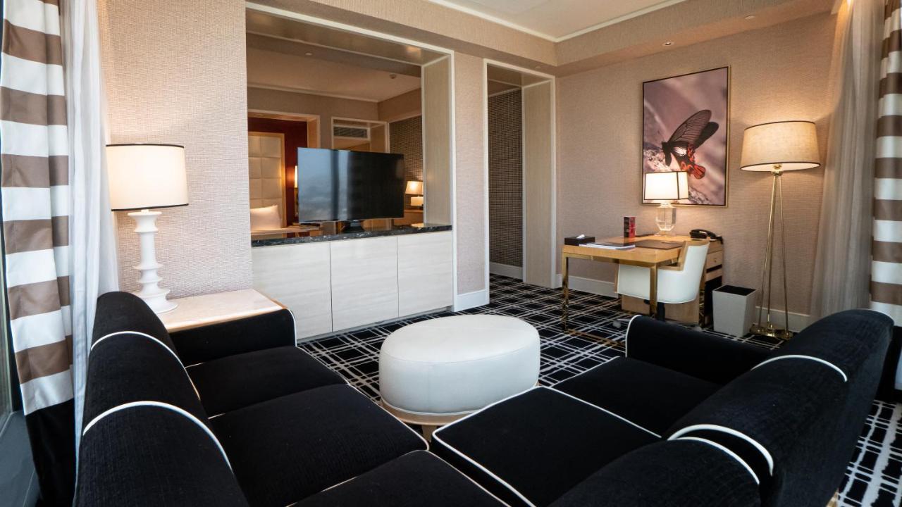 더 린 호텔 타이중 외부 사진 A suite at the Mandarin Oriental, New York
